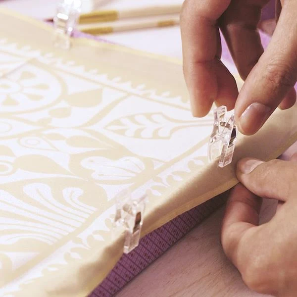 Atelier 11, peinture sur soie - Pétales