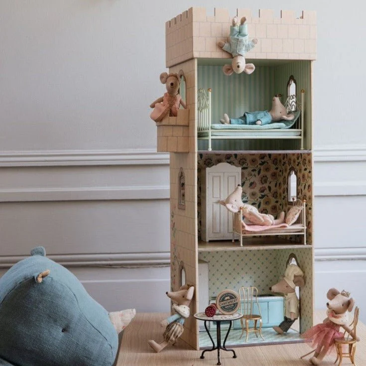 Château Avec Cuisine Pour Souris Maileg