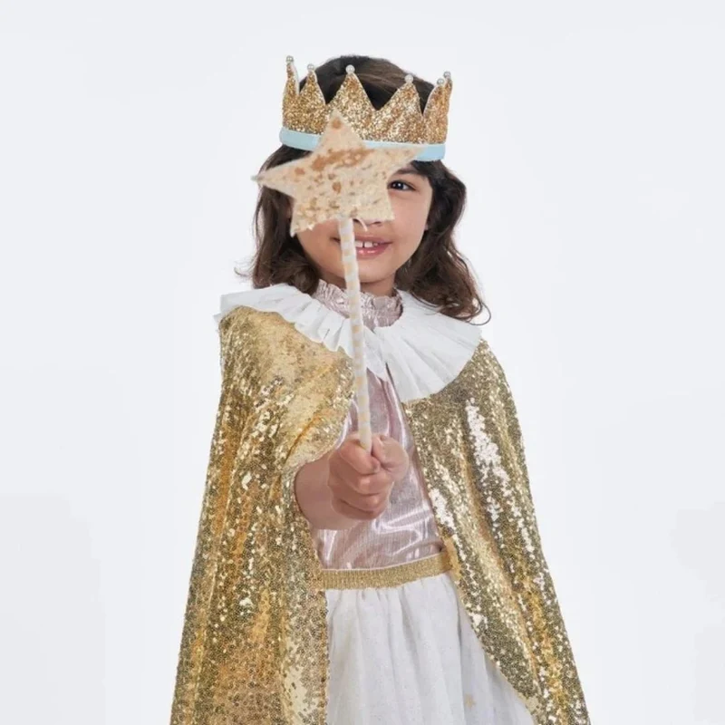 Cape Et Baguette En Or Scintillant