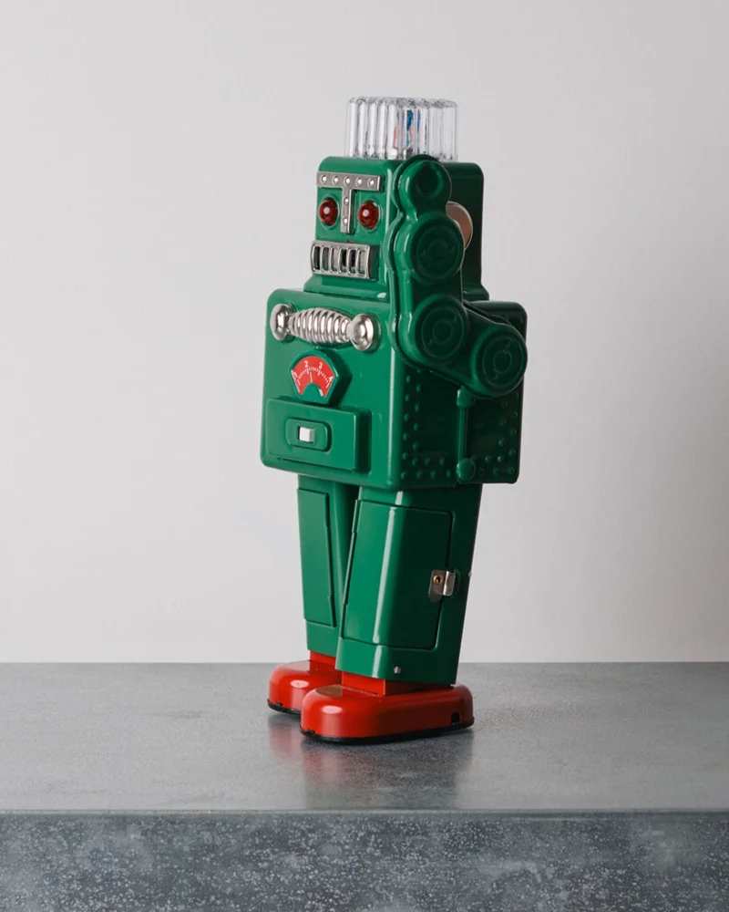 Die Blechfabrik - Robot Smoking - Vert