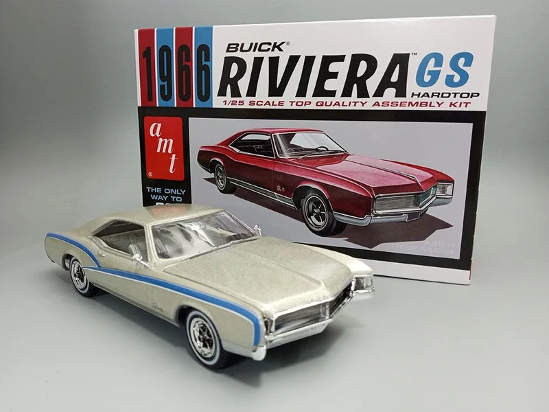 Modèle à coller 66 buick riviera gs 1/25