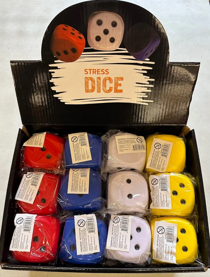 Dé d6 en mousse 6cm couleurs assorties