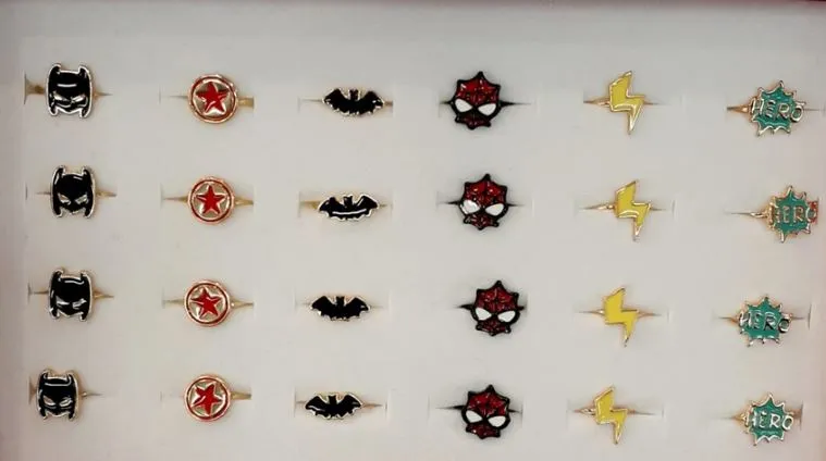 Bague de superhéros, assorti